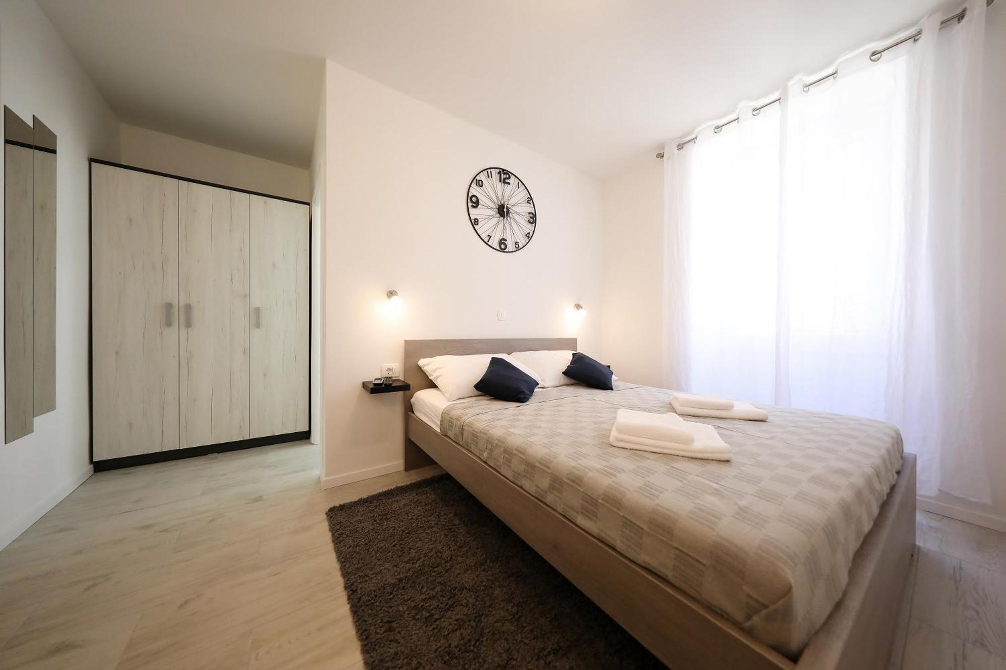 Piccola Pyrotima Apartment Zadar Bagian luar foto