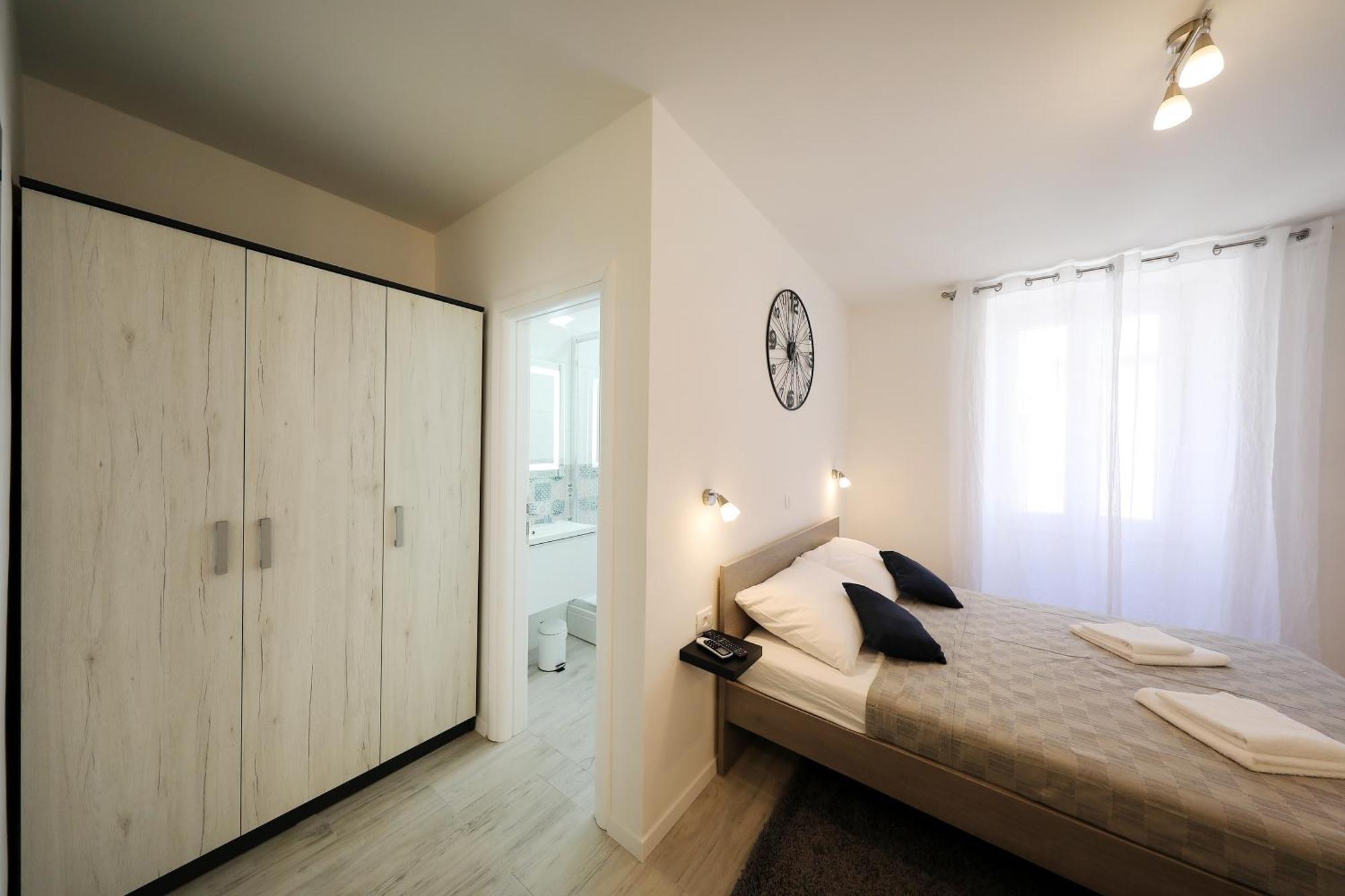 Piccola Pyrotima Apartment Zadar Bagian luar foto