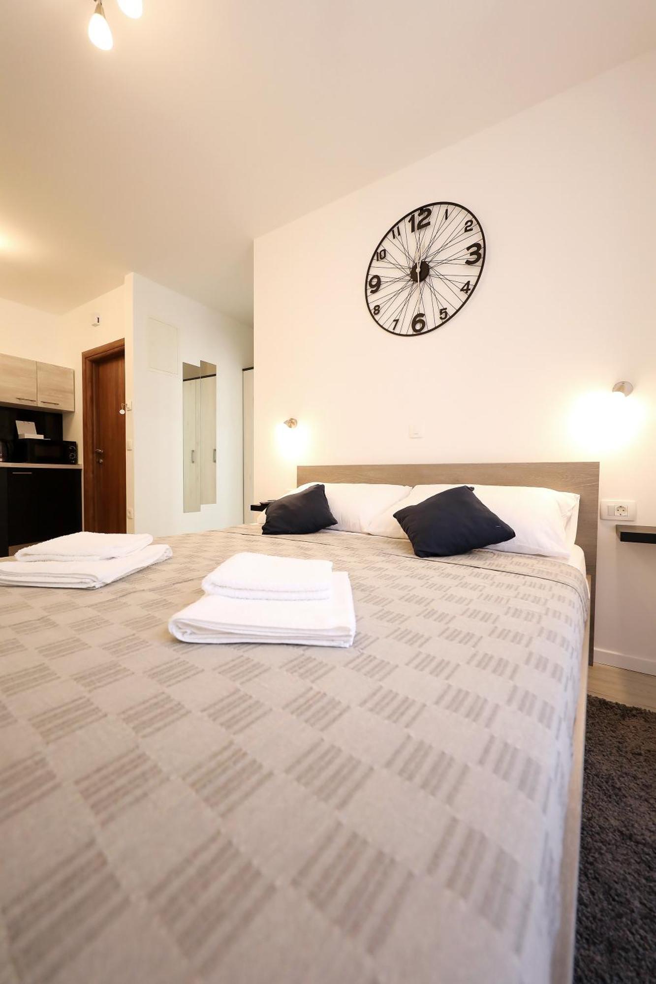Piccola Pyrotima Apartment Zadar Bagian luar foto
